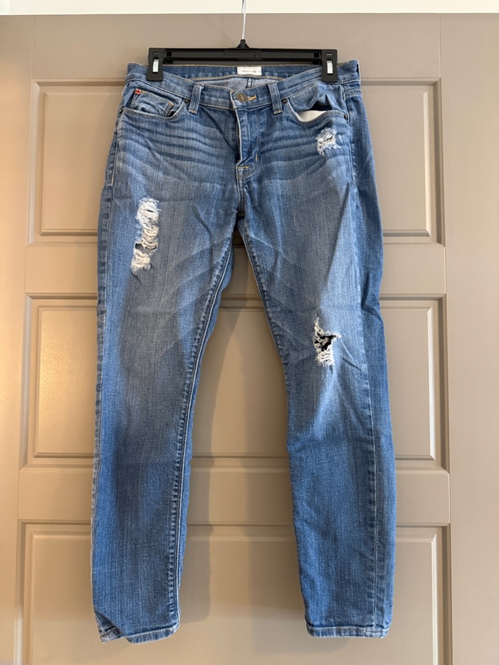 Hudson Jeans Women's Distressed Cropped Jeans 25” inseam - Light Blue Wash